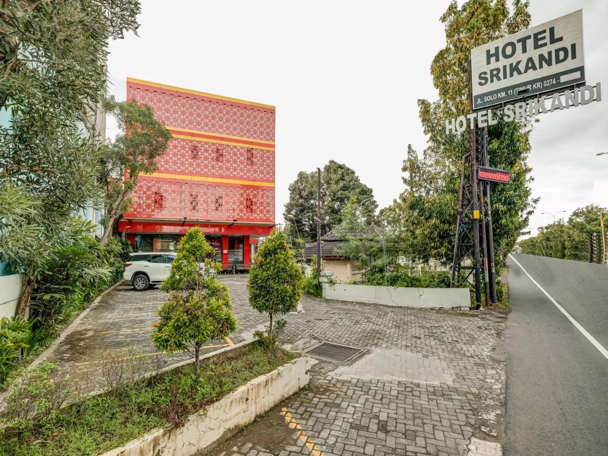 OYO 90986 Hotel Srikandi Adisucipto Kalasan Esterno foto