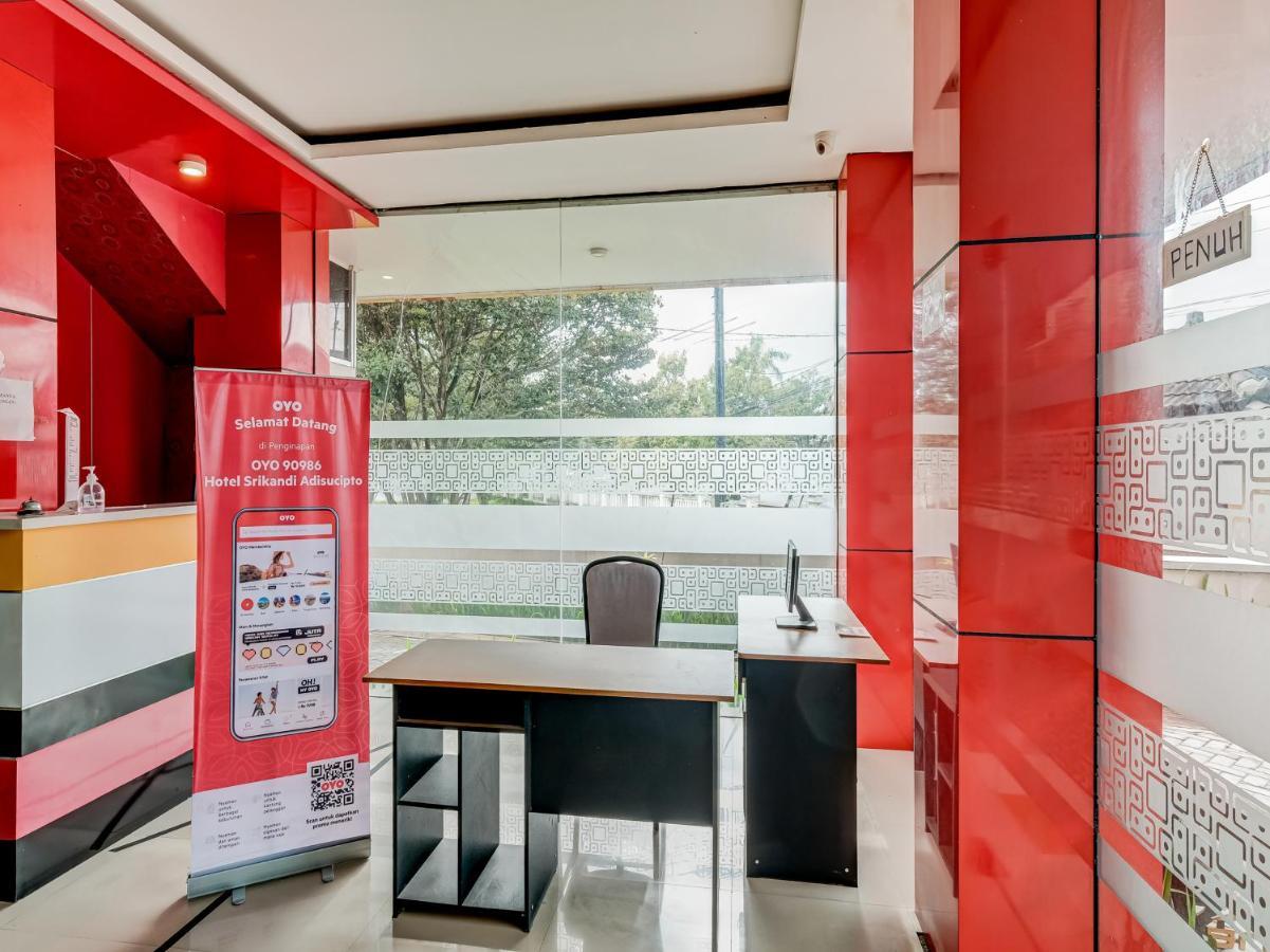 OYO 90986 Hotel Srikandi Adisucipto Kalasan Esterno foto