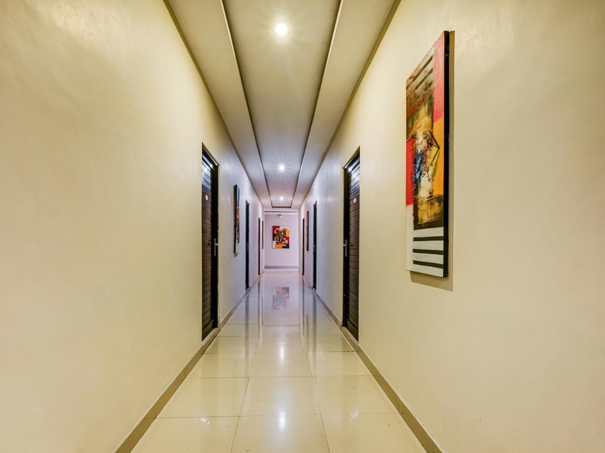 OYO 90986 Hotel Srikandi Adisucipto Kalasan Esterno foto